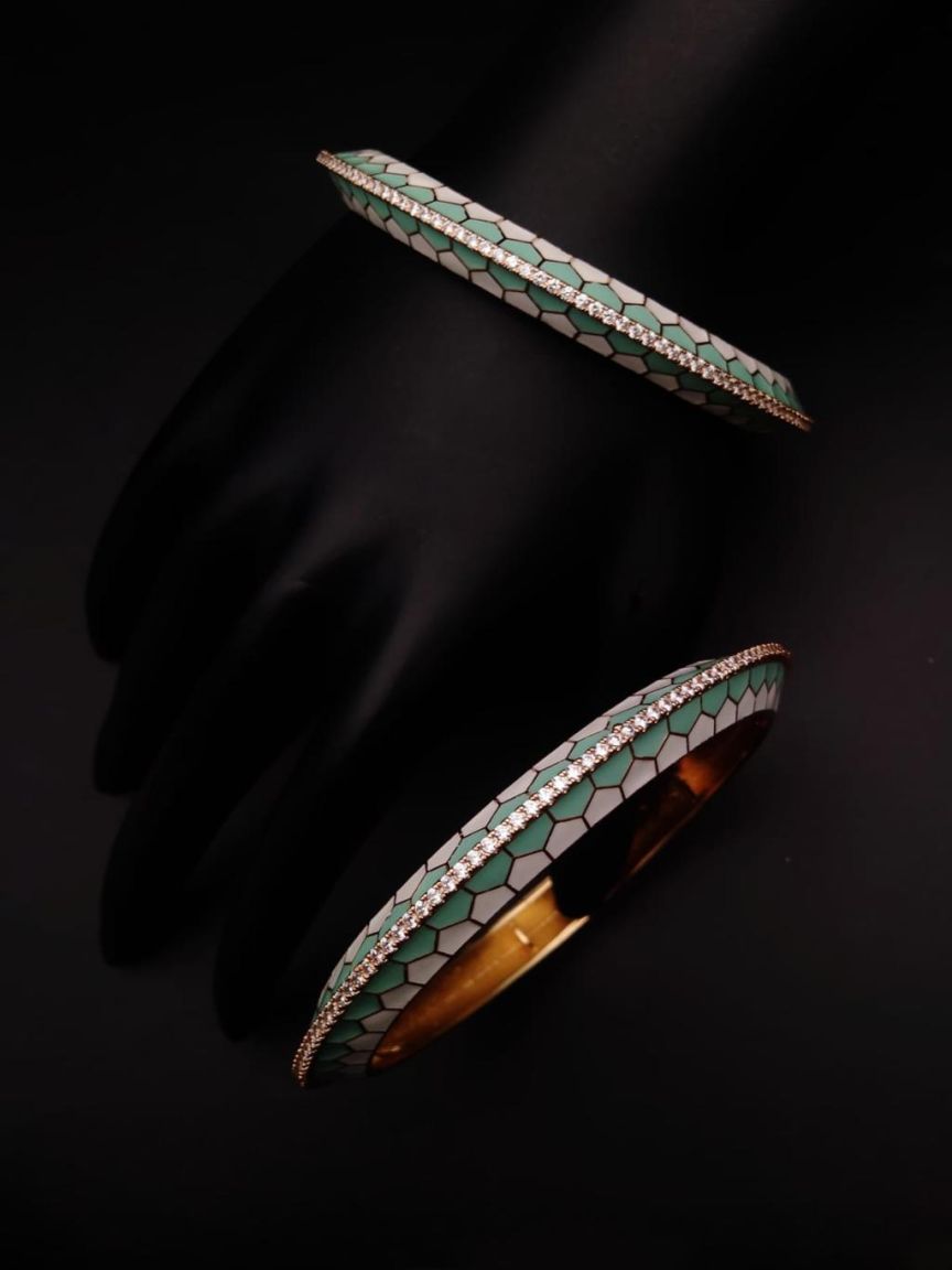 BANGLES IN KUNDAN (VILANDI) STYLE | DESIGN - 34016