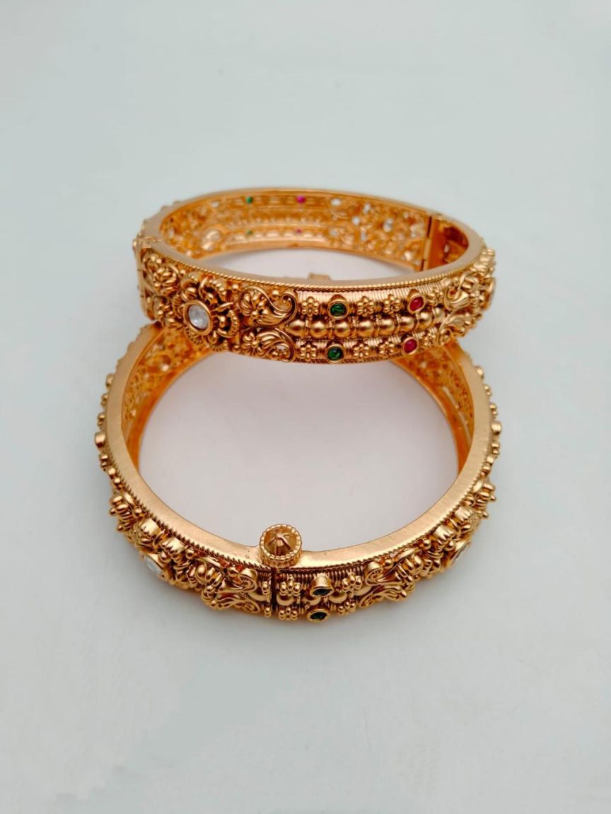 BANGLES IN POLKI (GOLD POLISH) STYLE | DESIGN - 25094