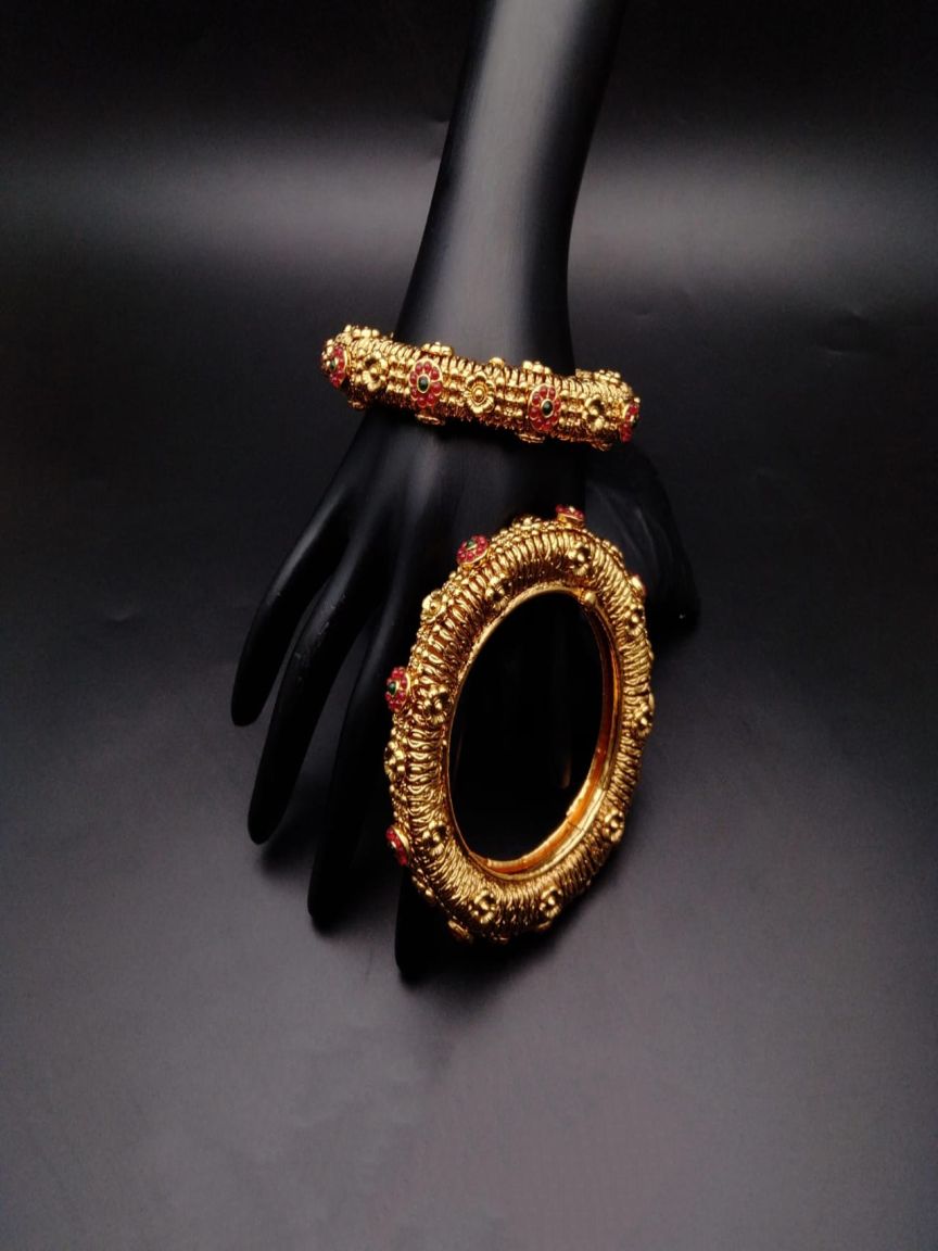 BANGLES IN POLKI (GOLD POLISH) STYLE | DESIGN - 25213