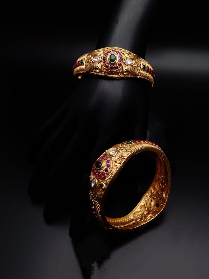 BANGLES IN POLKI (GOLD POLISH) STYLE | DESIGN - 25219