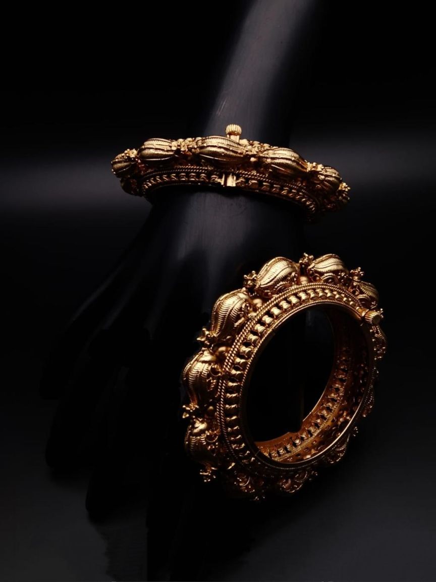 BANGLES IN POLKI (GOLD POLISH) STYLE | DESIGN - 25220