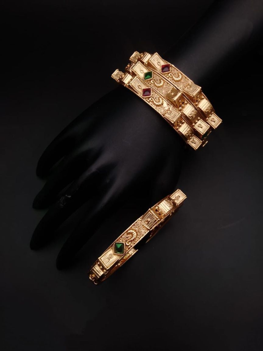 BANGLES IN POLKI (GOLD POLISH) STYLE | DESIGN - 25245