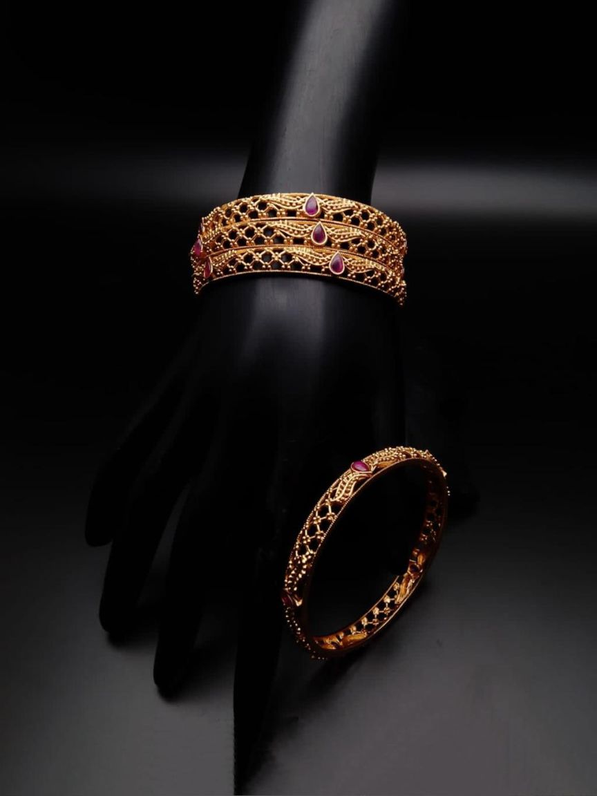BANGLES IN POLKI (GOLD POLISH) STYLE | DESIGN - 25270