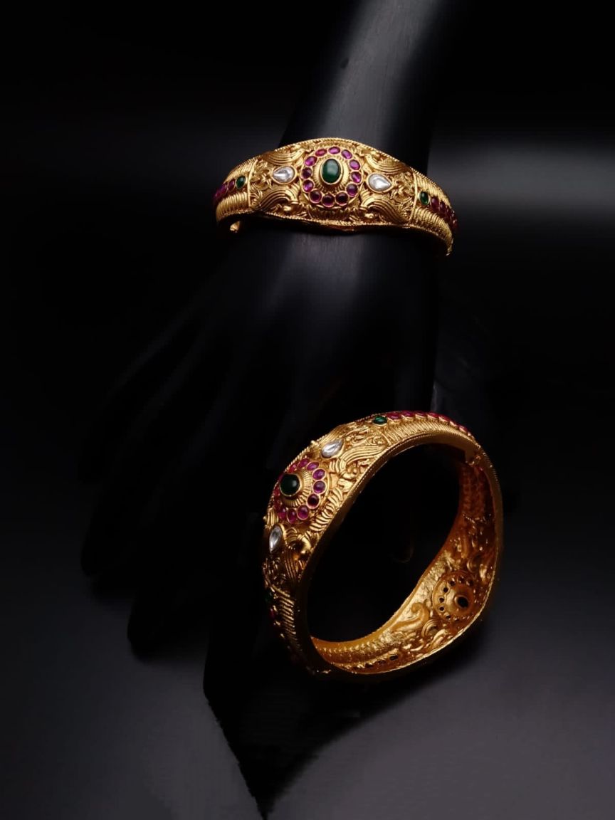 BANGLES IN POLKI (GOLD POLISH) STYLE | DESIGN - 25343