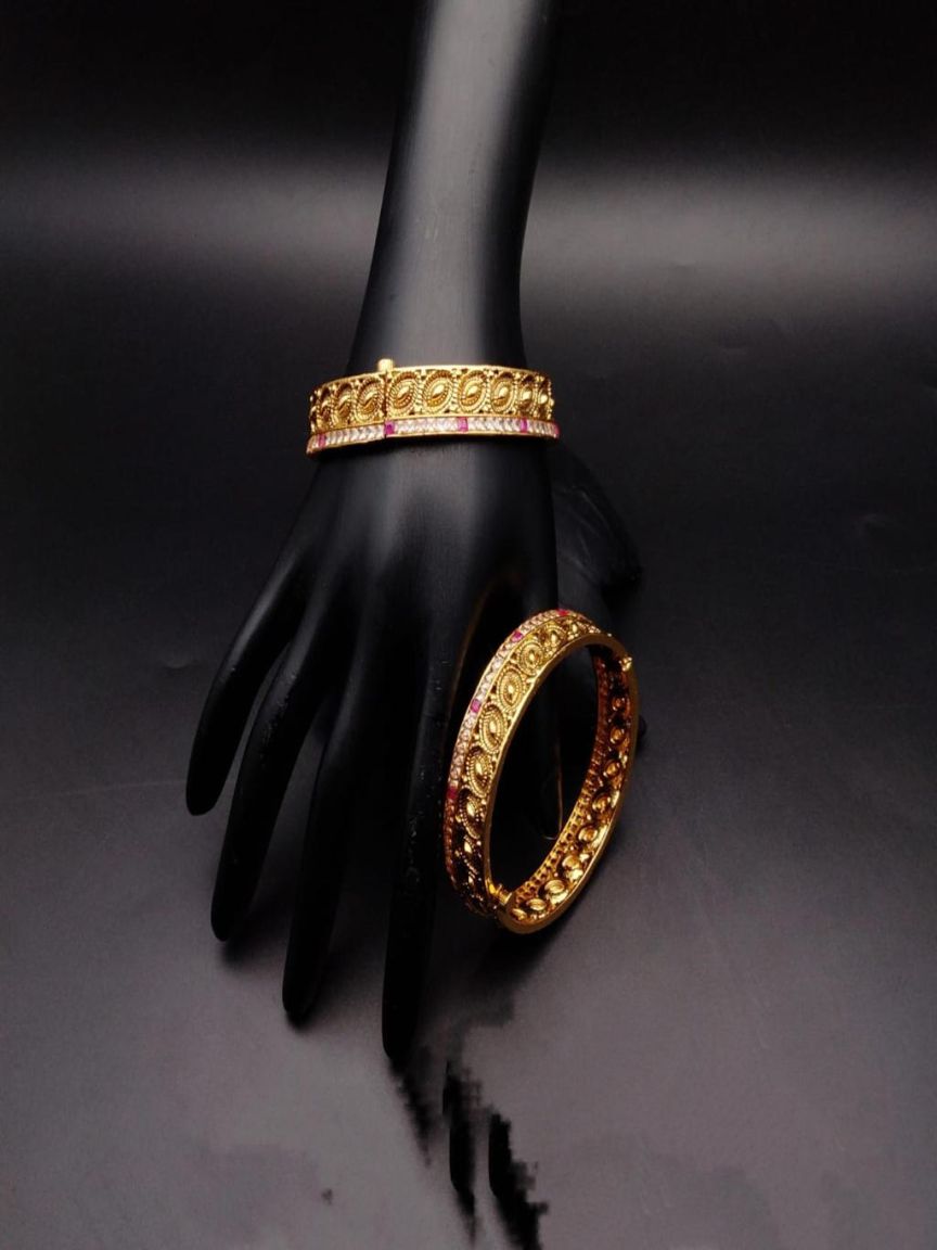 BANGLES IN POLKI (GOLD POLISH) STYLE | DESIGN - 25427