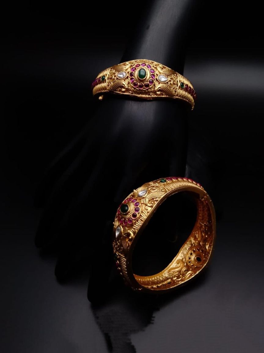 BANGLES IN POLKI (GOLD POLISH) STYLE | DESIGN - 25431