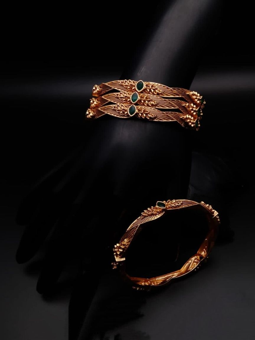 BANGLES IN POLKI (GOLD POLISH) STYLE | DESIGN - 25436