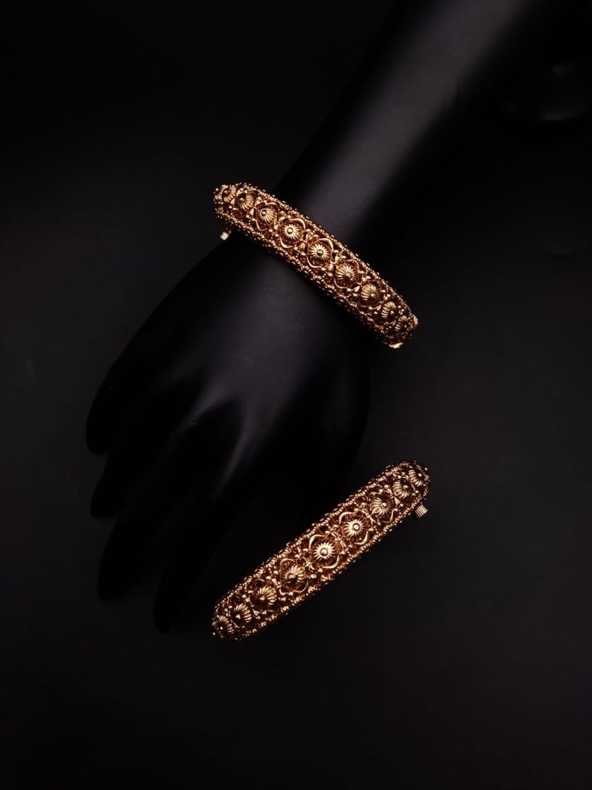 BANGLES IN POLKI (GOLD POLISH) STYLE | DESIGN - 25521