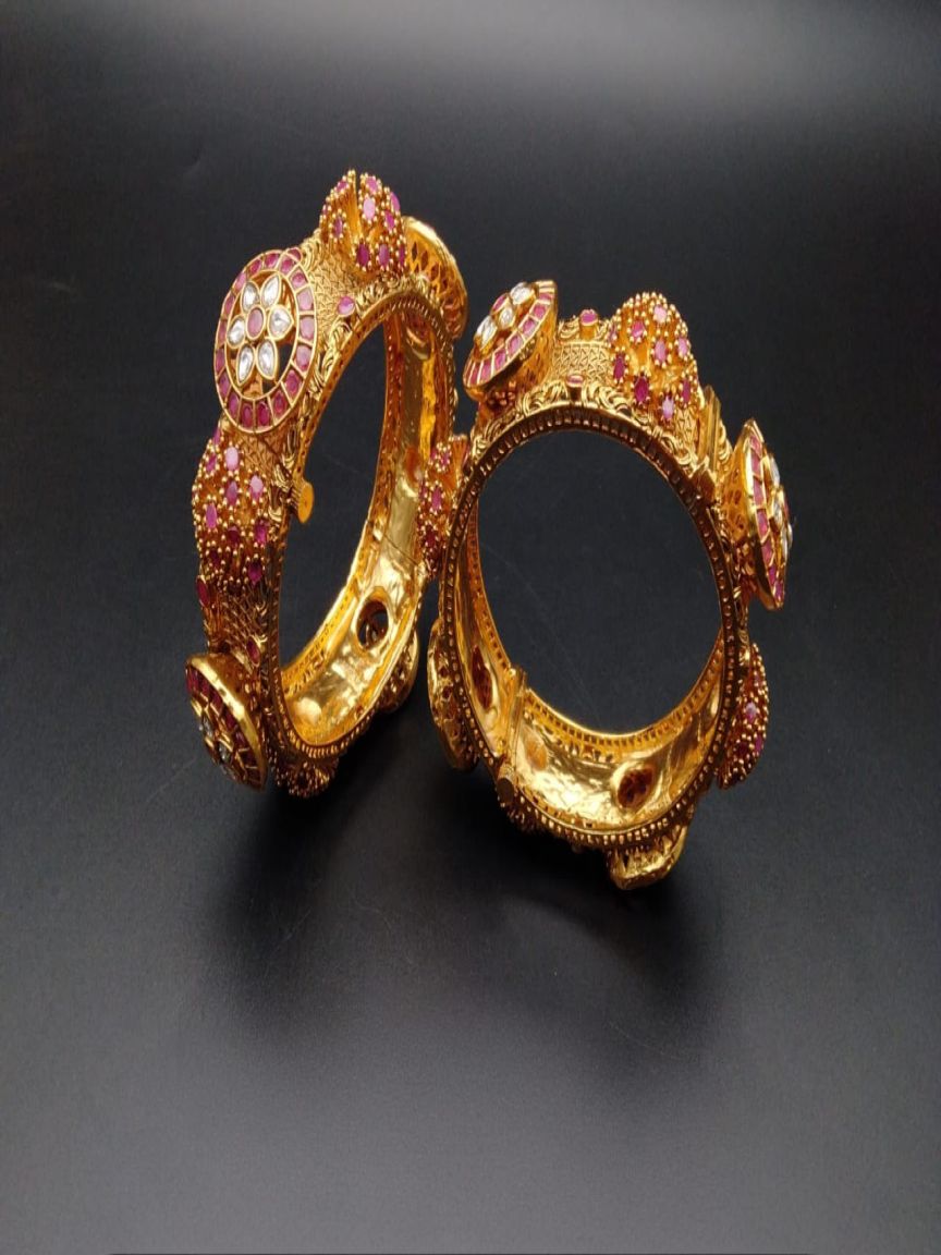 BANGLES IN POLKI (GOLD POLISH) STYLE | DESIGN - 25535