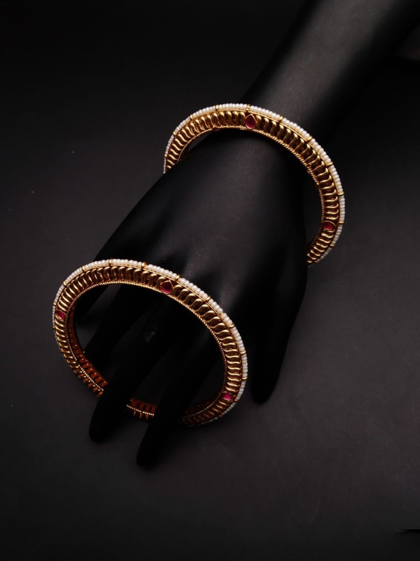 BANGLES IN POLKI (GOLD POLISH) STYLE | DESIGN - 25555