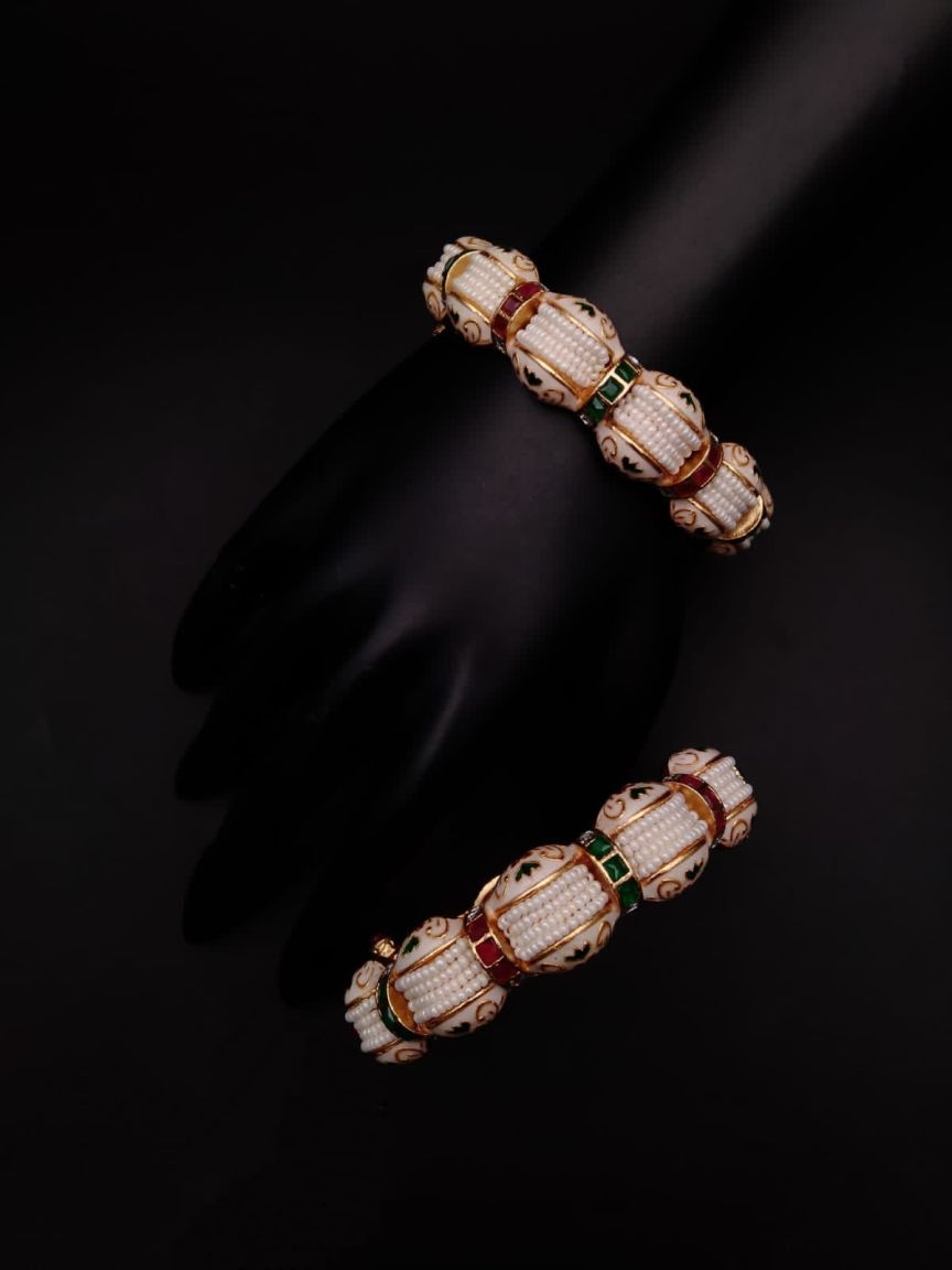 BANGLES IN POLKI (GOLD POLISH) STYLE | DESIGN - 25560