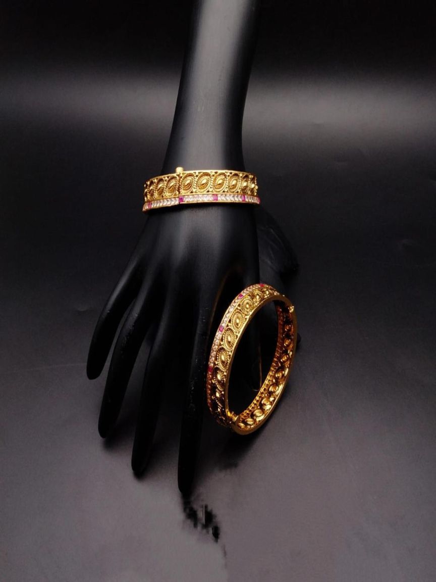 BANGLES IN POLKI (GOLD POLISH) STYLE | DESIGN - 25575