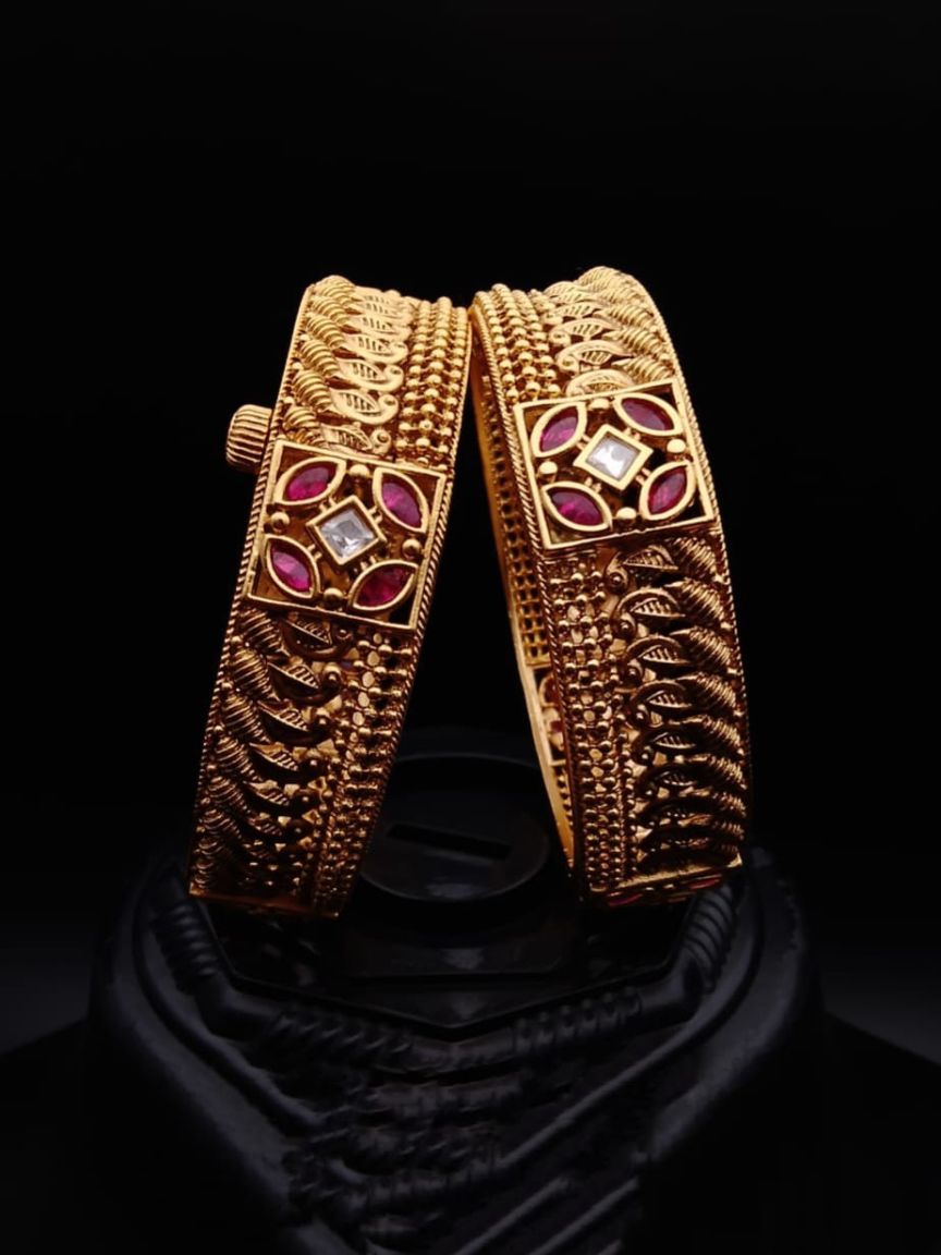 BANGLES IN POLKI (GOLD POLISH) STYLE | DESIGN - 25576