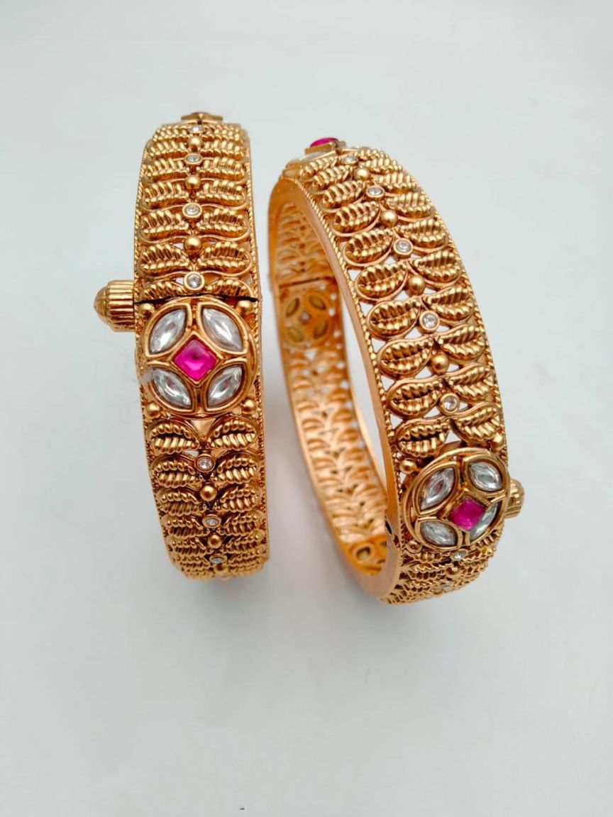 BANGLES IN POLKI (GOLD POLISH) STYLE | DESIGN - 25612