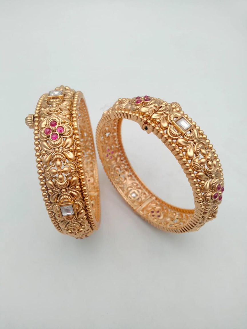 BANGLES IN POLKI (GOLD POLISH) STYLE | DESIGN - 25623