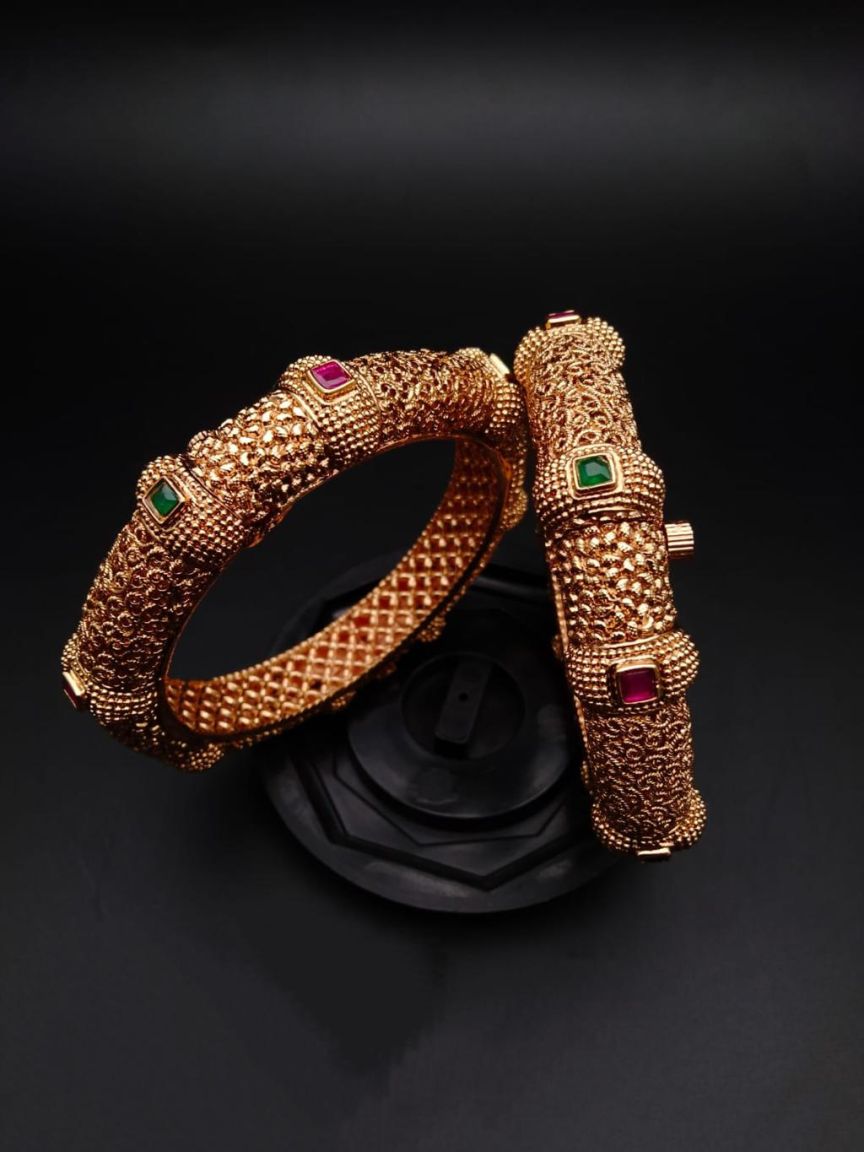 BANGLES IN POLKI (GOLD POLISH) STYLE | DESIGN - 25637