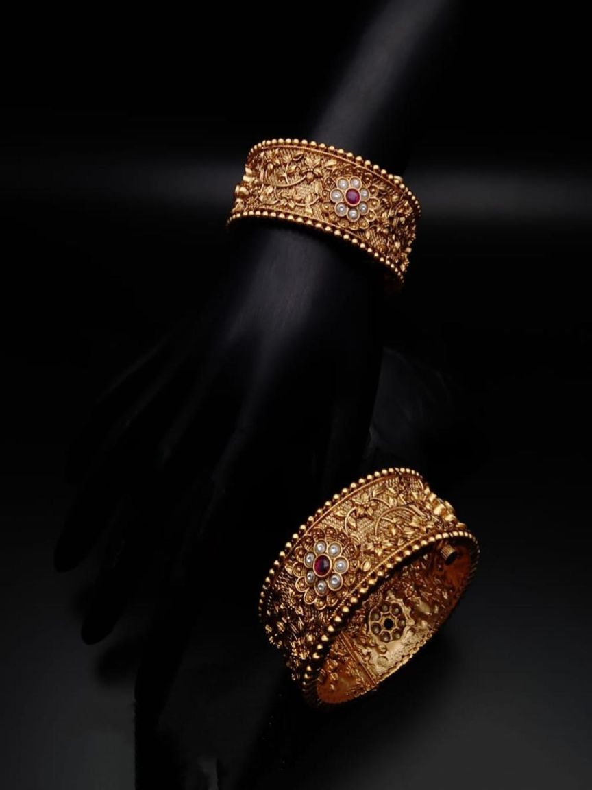 BANGLES IN POLKI (GOLD POLISH) STYLE | DESIGN - 25651