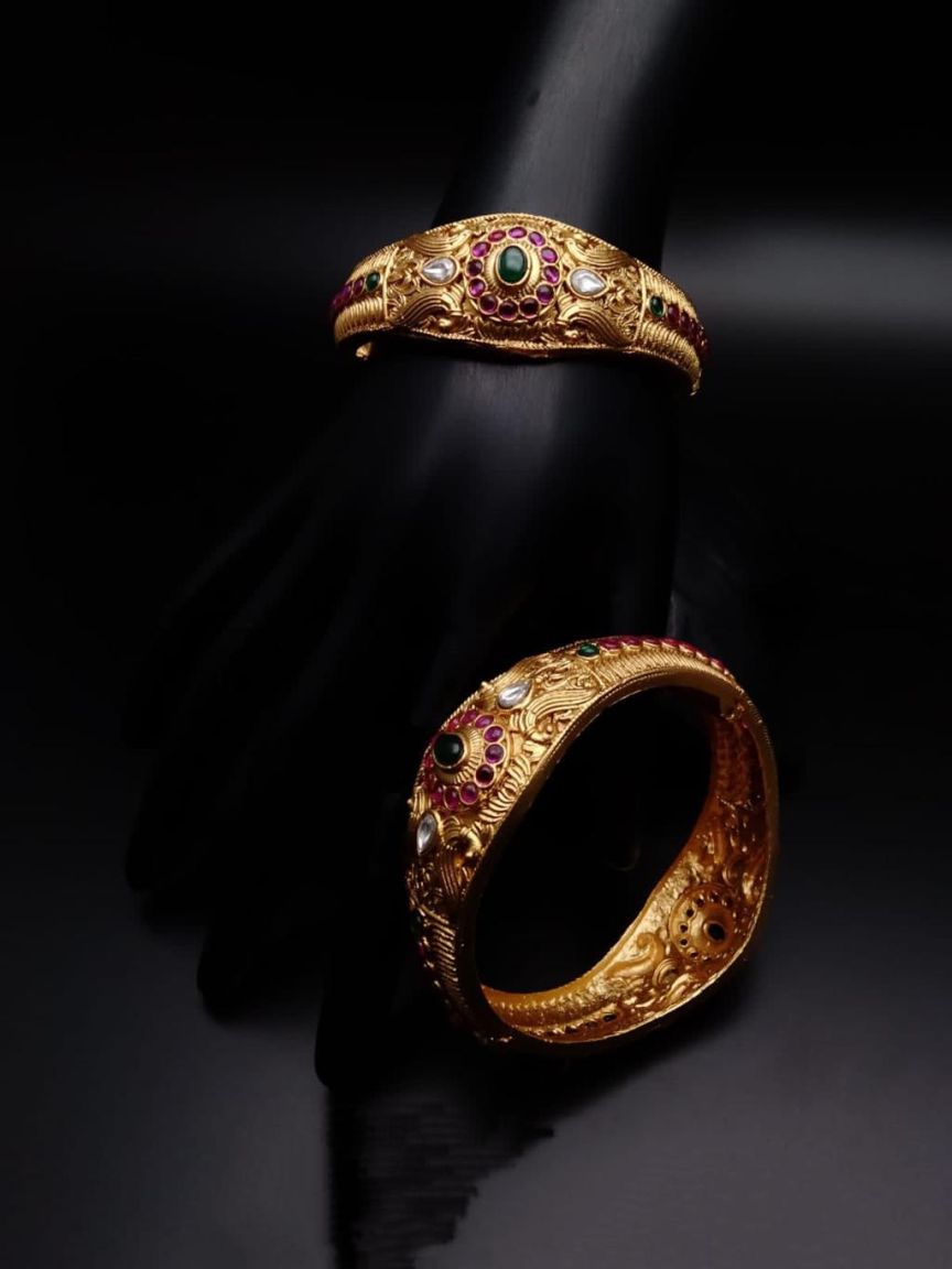 BANGLES IN POLKI (GOLD POLISH) STYLE | DESIGN - 25668