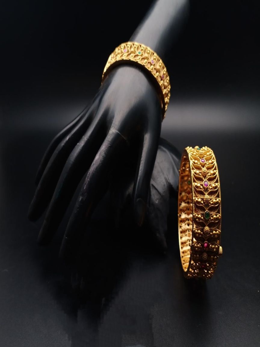 BANGLES IN POLKI (GOLD POLISH) STYLE | DESIGN - 25701