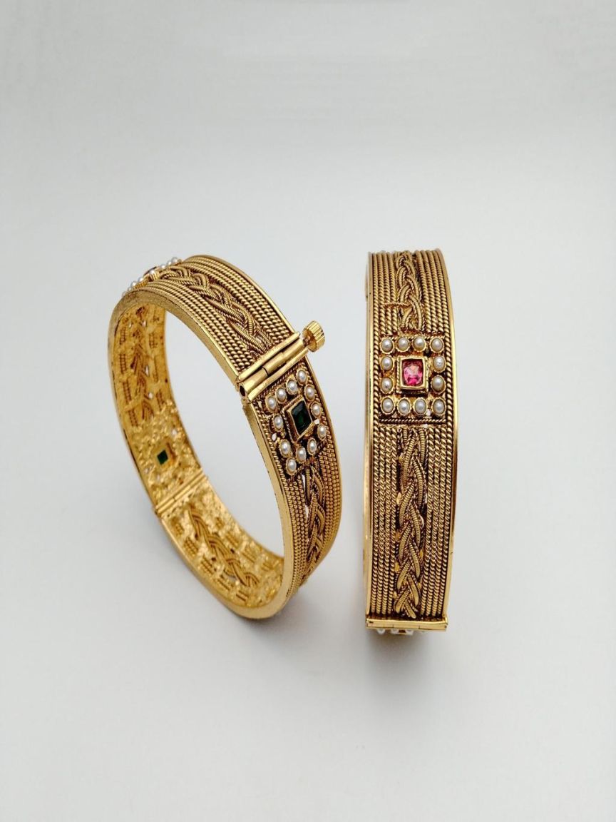 BANGLES IN POLKI (GOLD POLISH) STYLE | DESIGN - 25736