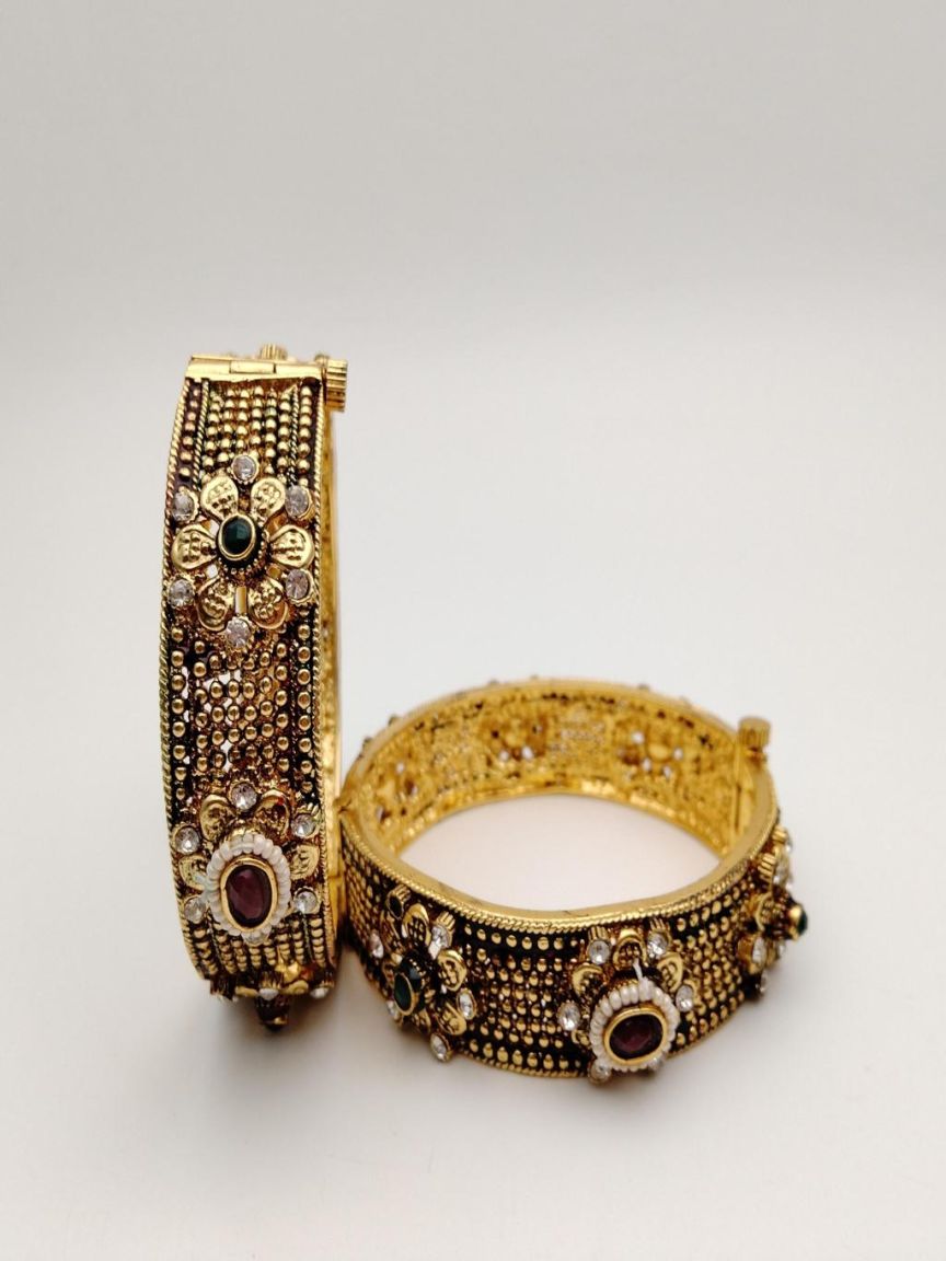 BANGLES IN POLKI (GOLD POLISH) STYLE | DESIGN - 25739