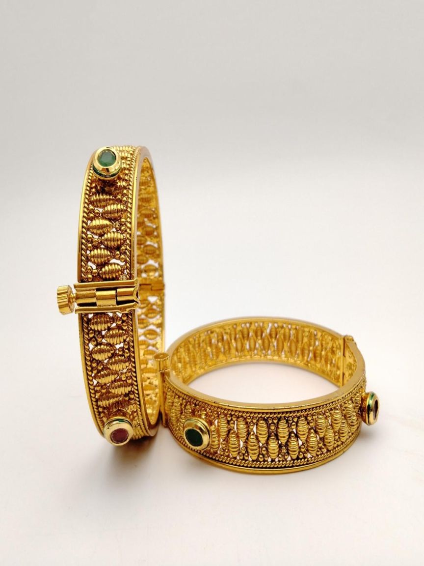 BANGLES IN POLKI (GOLD POLISH) STYLE | DESIGN - 25740