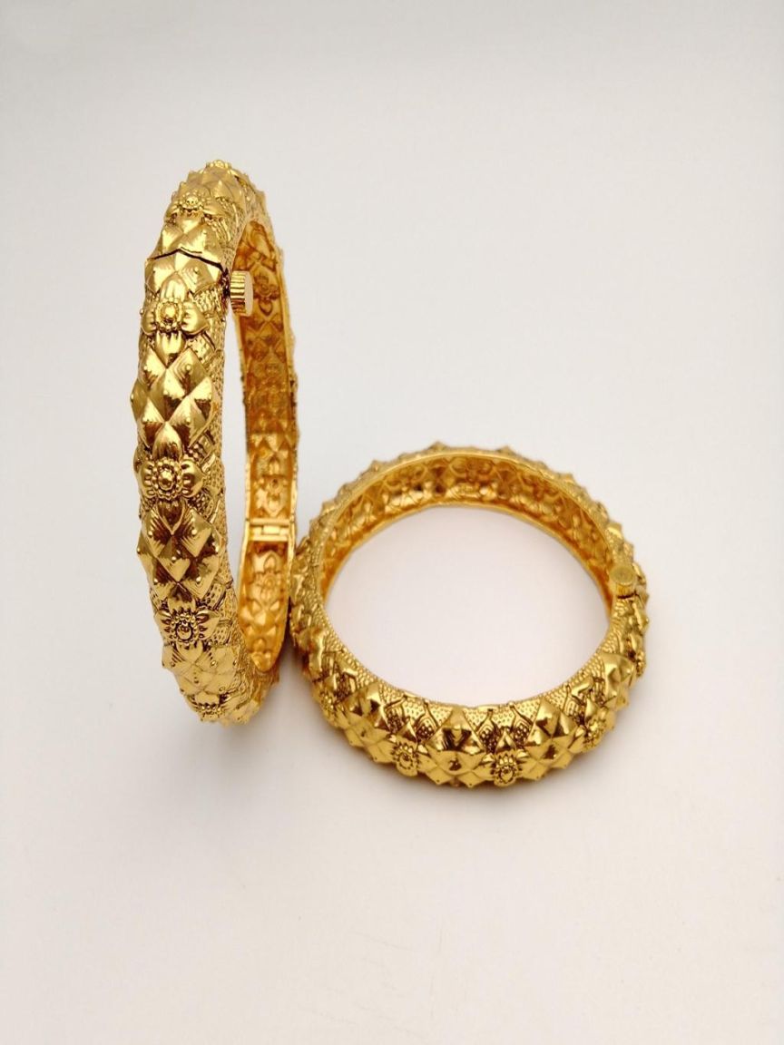 BANGLES IN POLKI (GOLD POLISH) STYLE | DESIGN - 25741