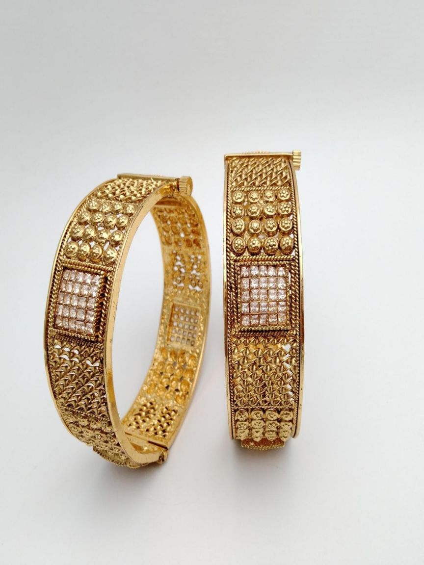 BANGLES IN POLKI (GOLD POLISH) STYLE | DESIGN - 25760