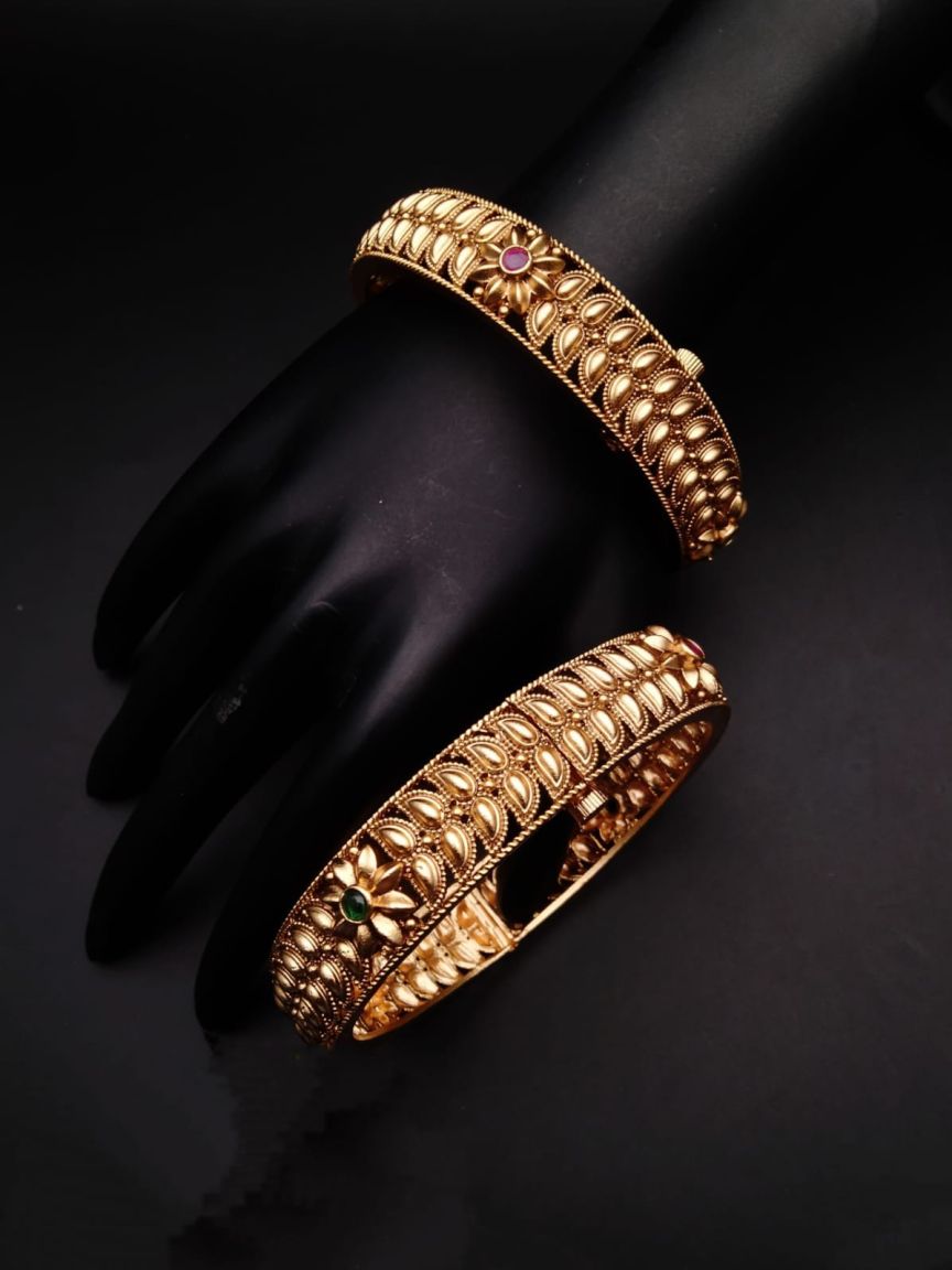 BANGLES IN POLKI (GOLD POLISH) STYLE | DESIGN - 25768