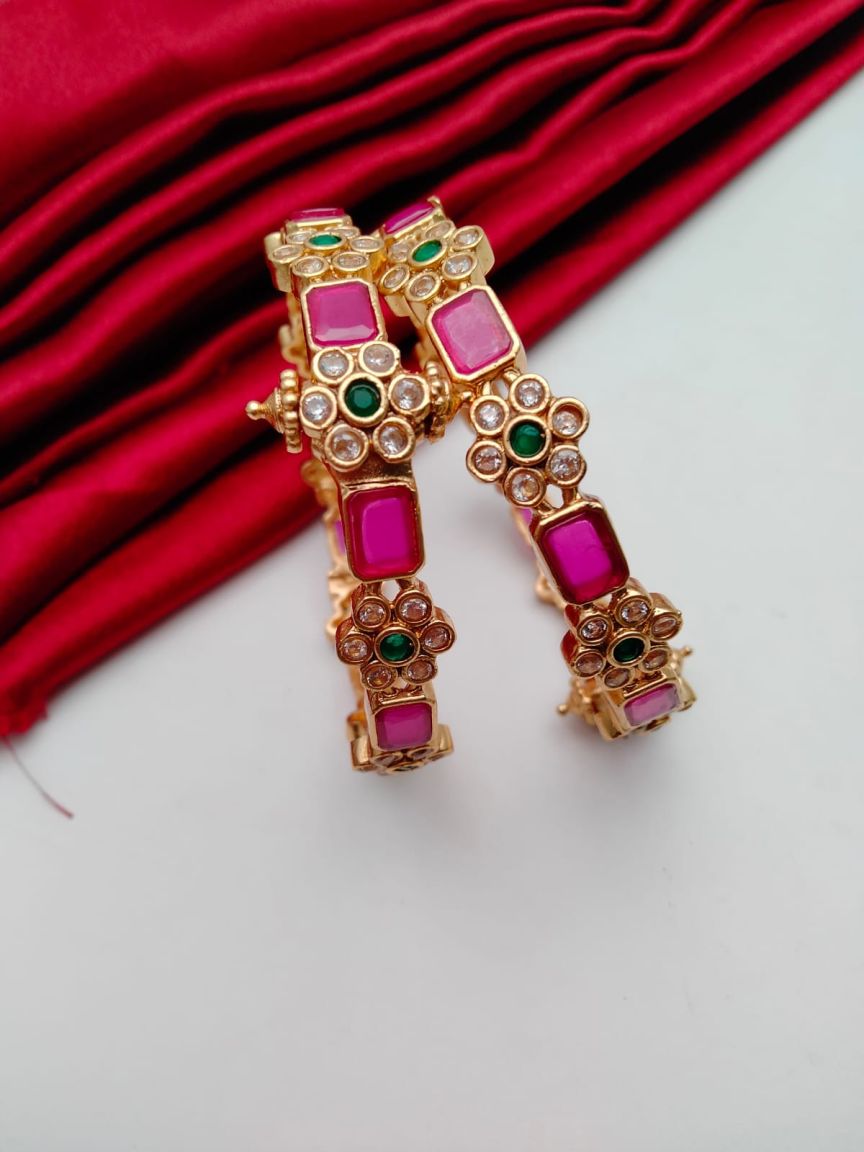 BANGLES IN POLKI (GOLD POLISH) STYLE | DESIGN - 25787