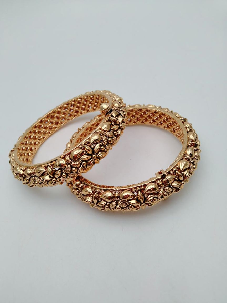 BANGLES IN POLKI (GOLD POLISH) STYLE | DESIGN - 25802
