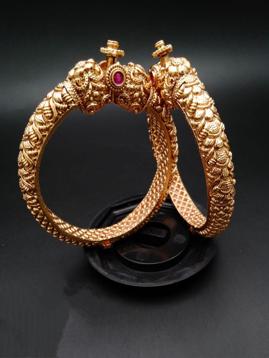 polki-bangles-BAP25816RRJ24