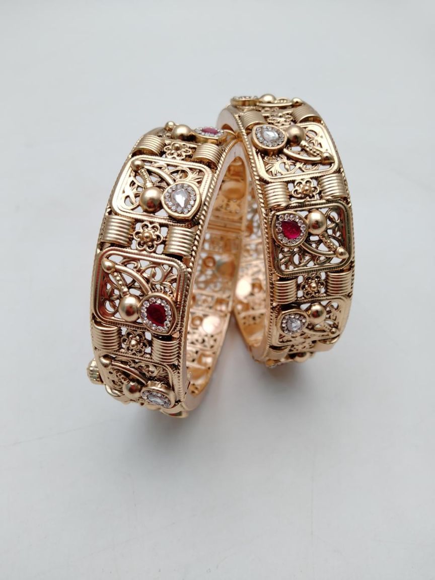 BANGLES IN POLKI (GOLD POLISH) STYLE | DESIGN - 25831