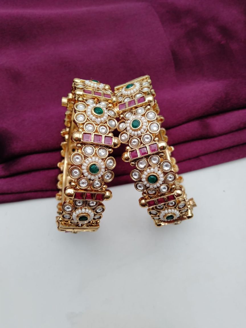 BANGLES IN POLKI (GOLD POLISH) STYLE | DESIGN - 25841