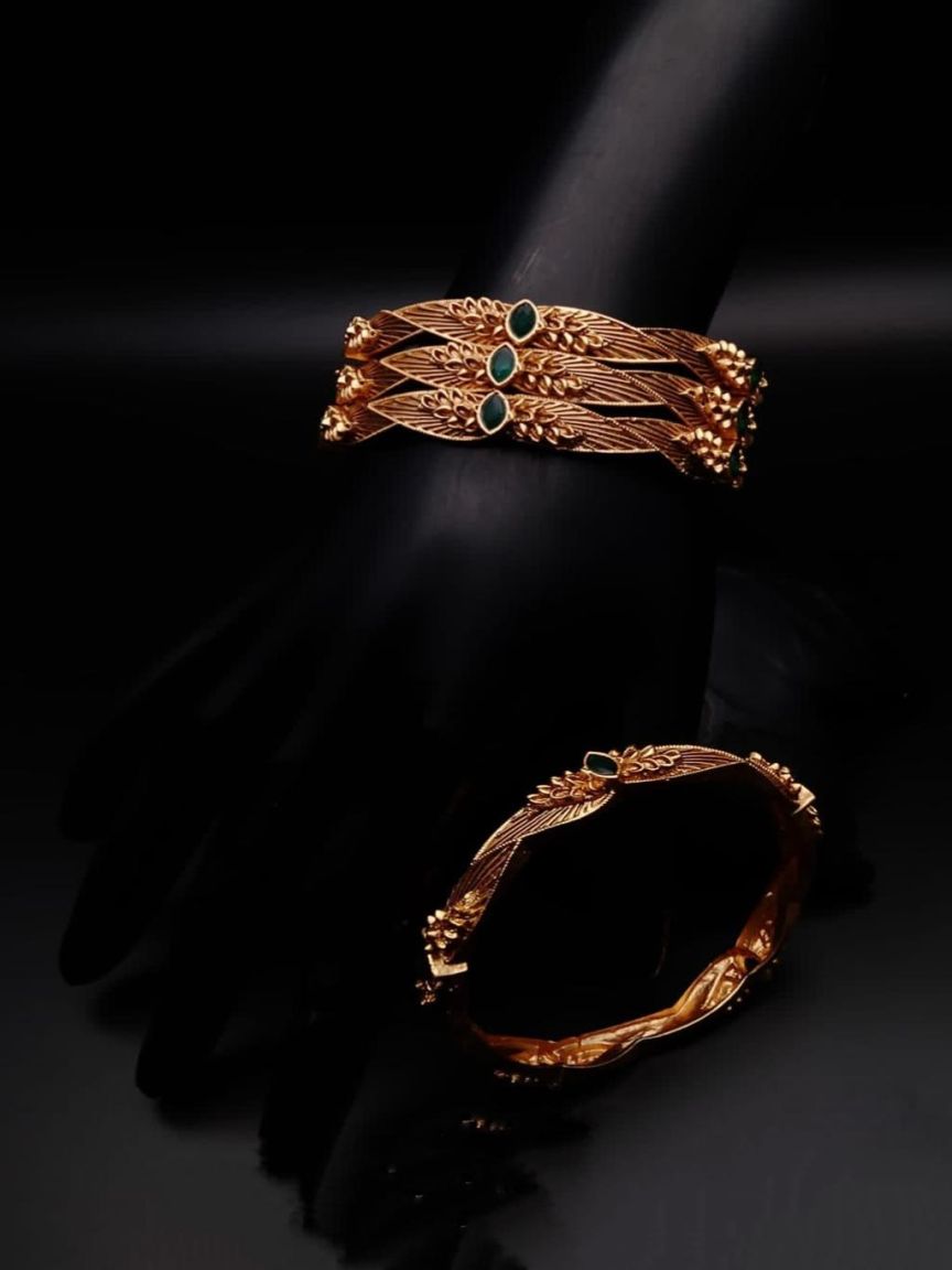 4PS BANGLES (JOTA) IN POLKI (GOLD POLISH) STYLE | DESIGN - 26056