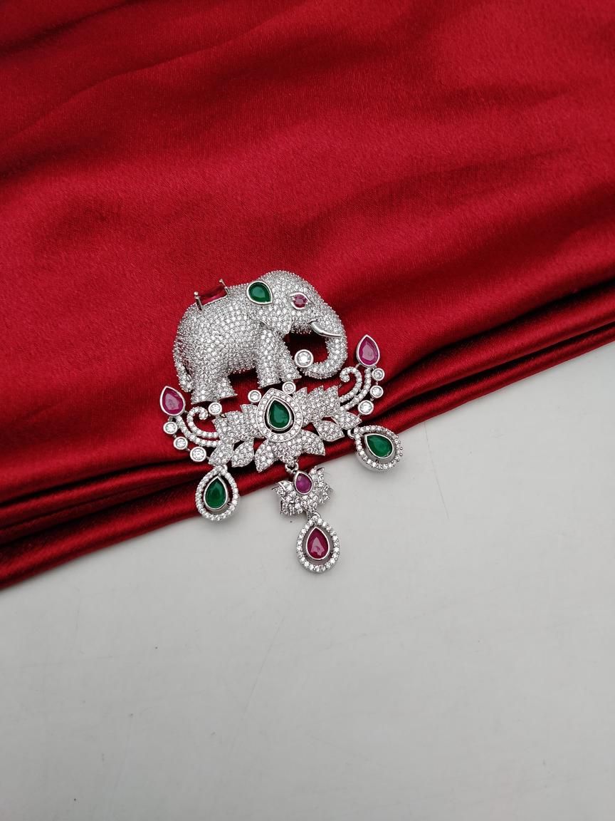 BROOCH IN AD STYLE | DESIGN - 76007