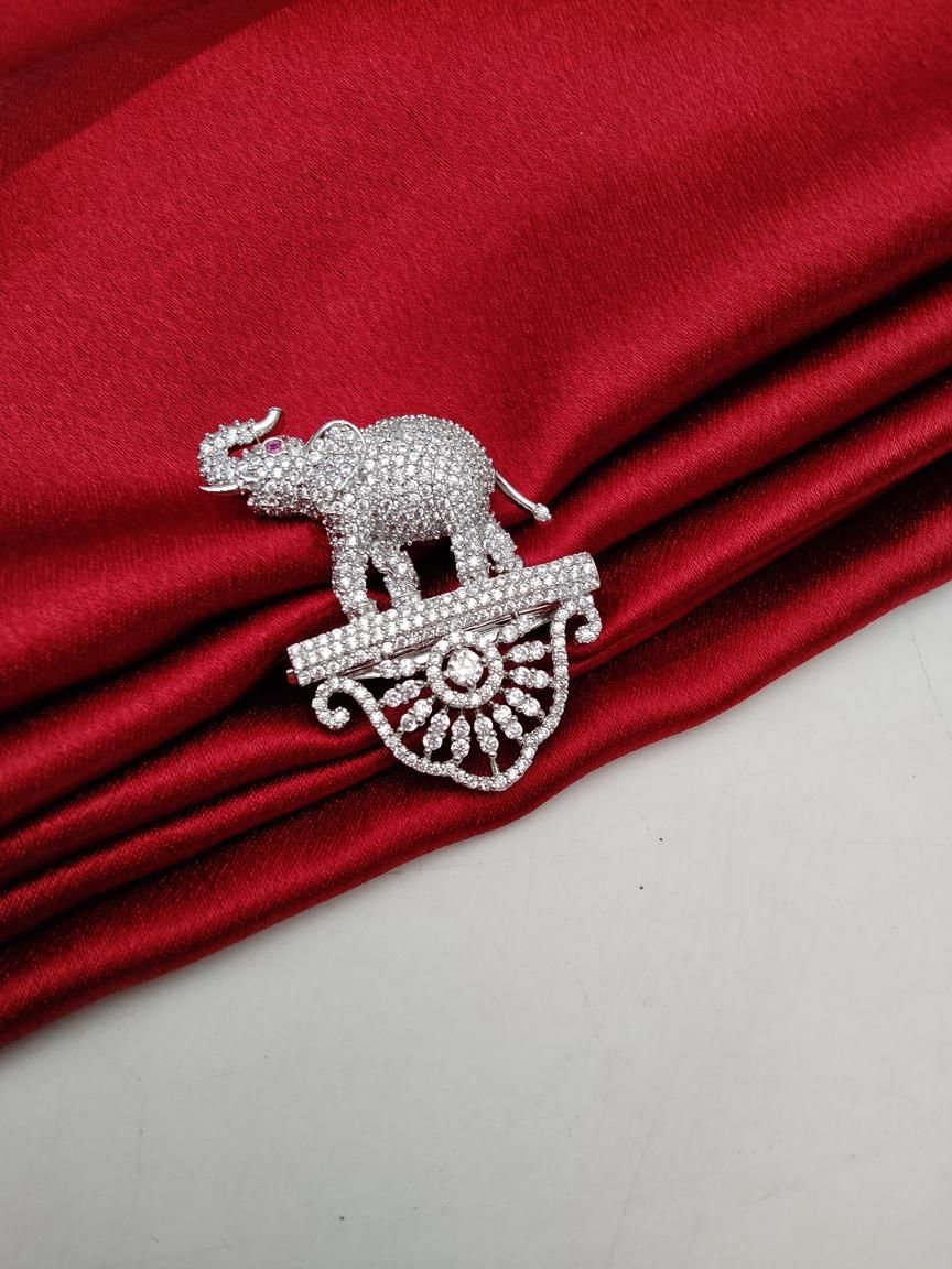 BROOCH IN AD STYLE | DESIGN - 76010