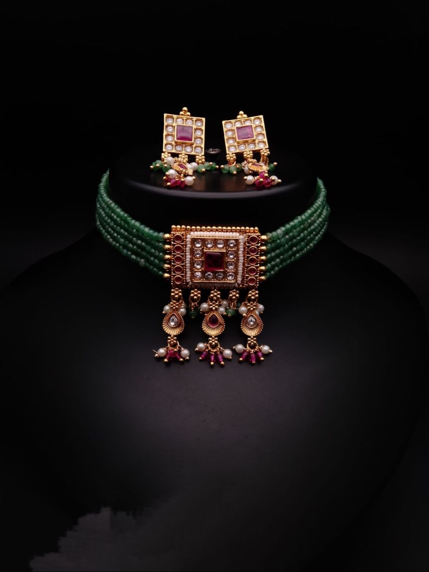 CHOKER IN POLKI (GOLD POLISH) STYLE | DESIGN - 21142