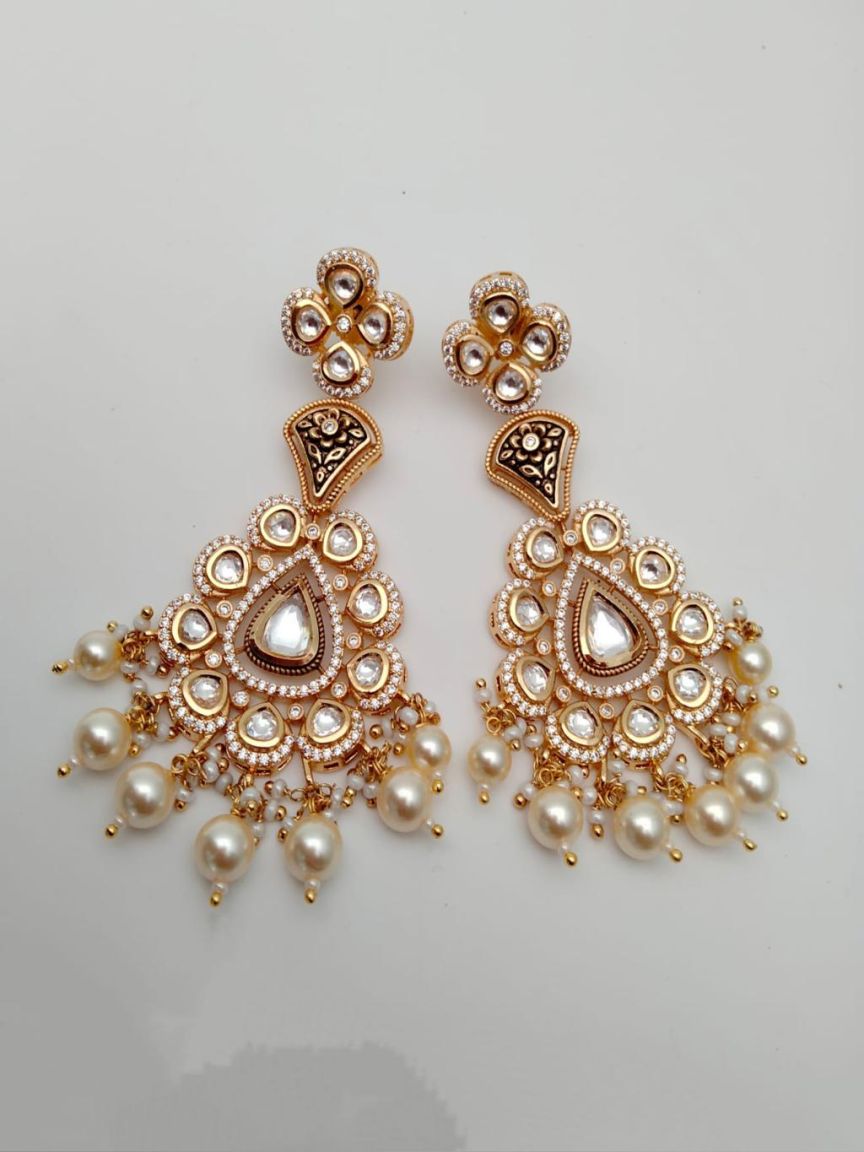 EARRINGS IN KUNDAN (VILANDI) STYLE | DESIGN - 80111