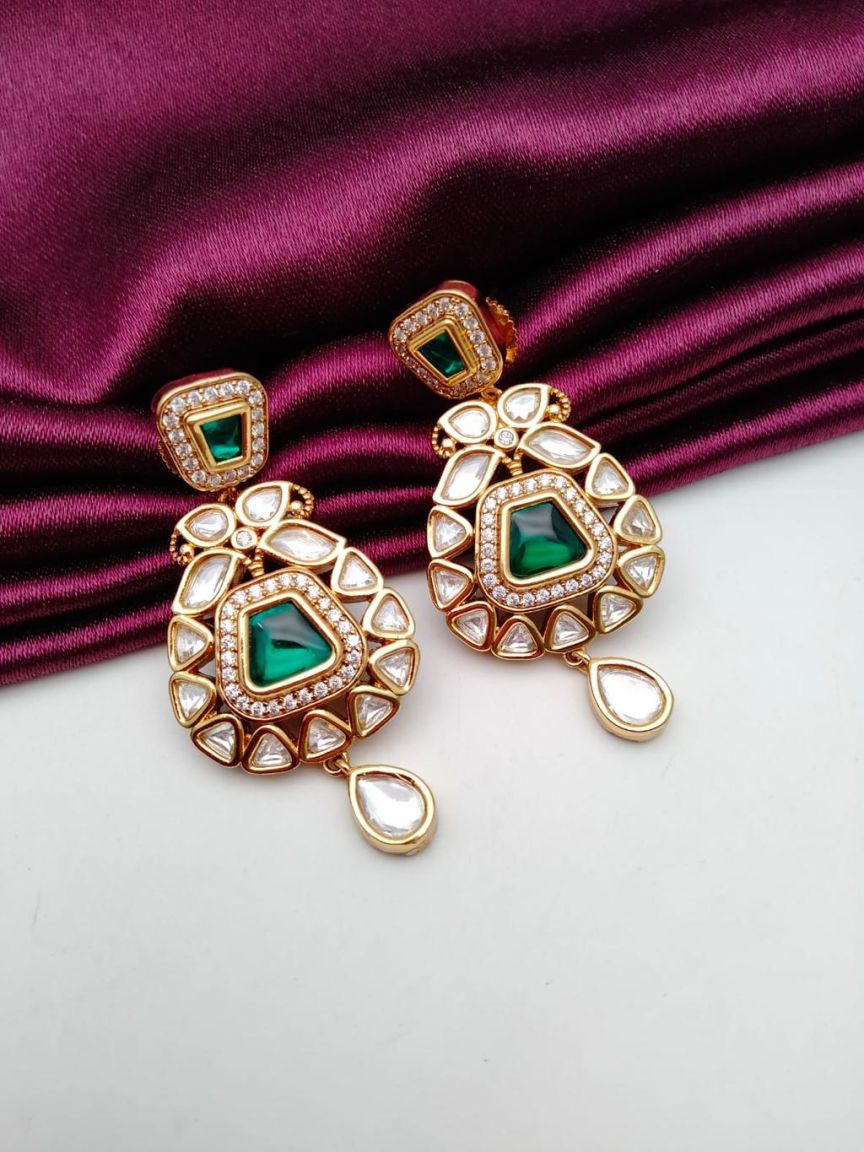 kundan-earrings-ERK80134GRGD