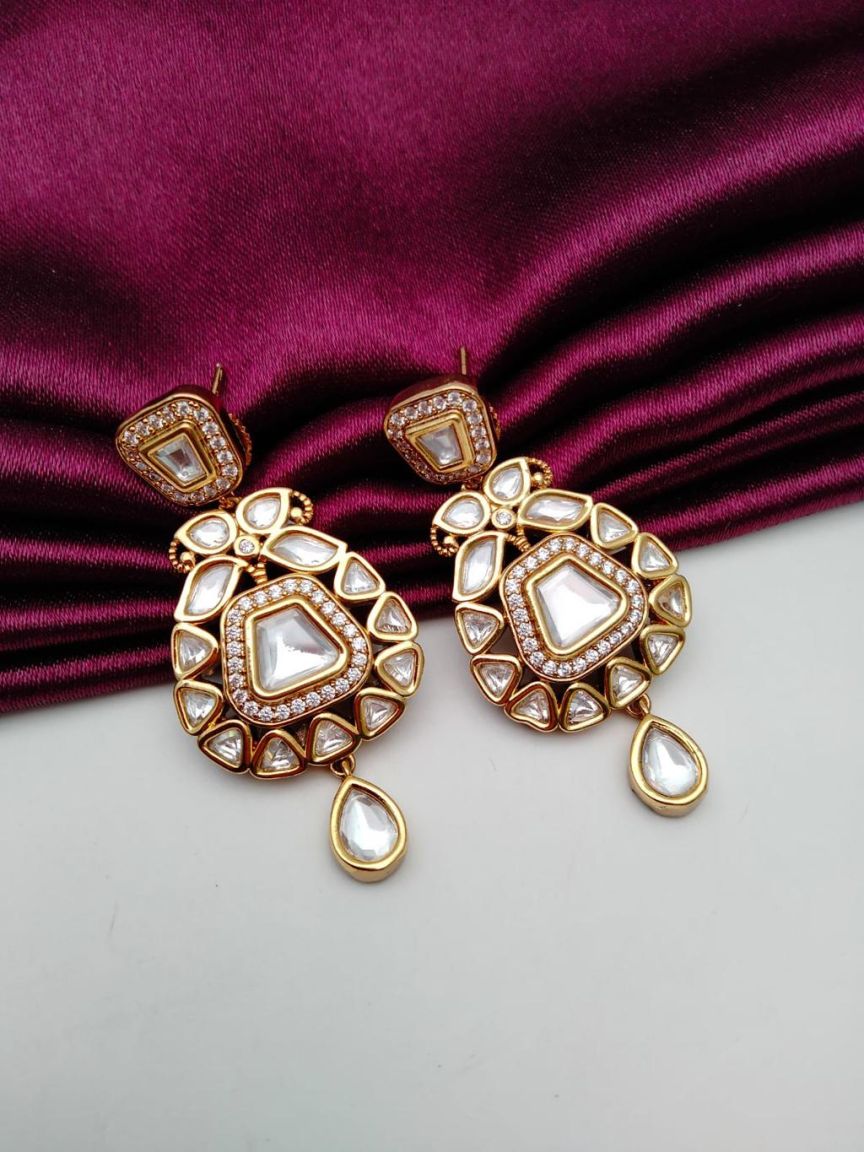 kundan-earrings-ERK80134WGD