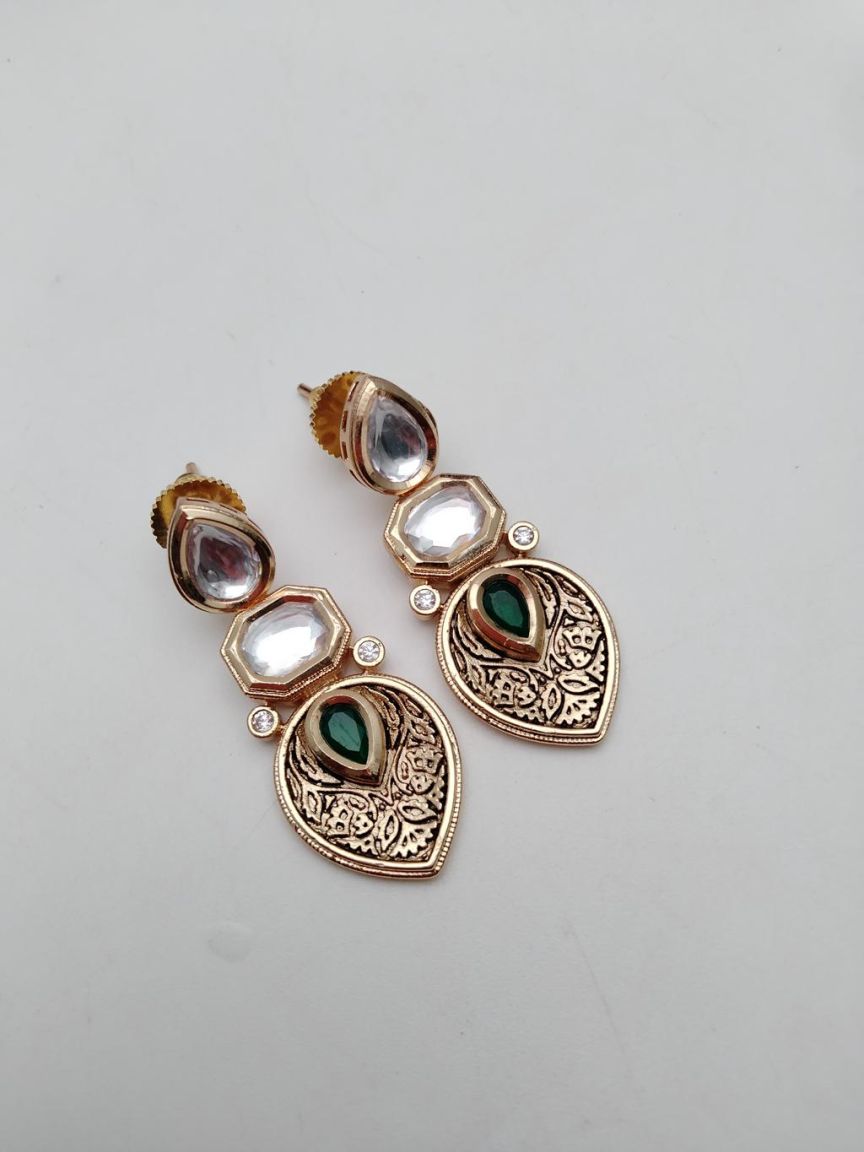 kundan-earrings-ERK80137GRGD