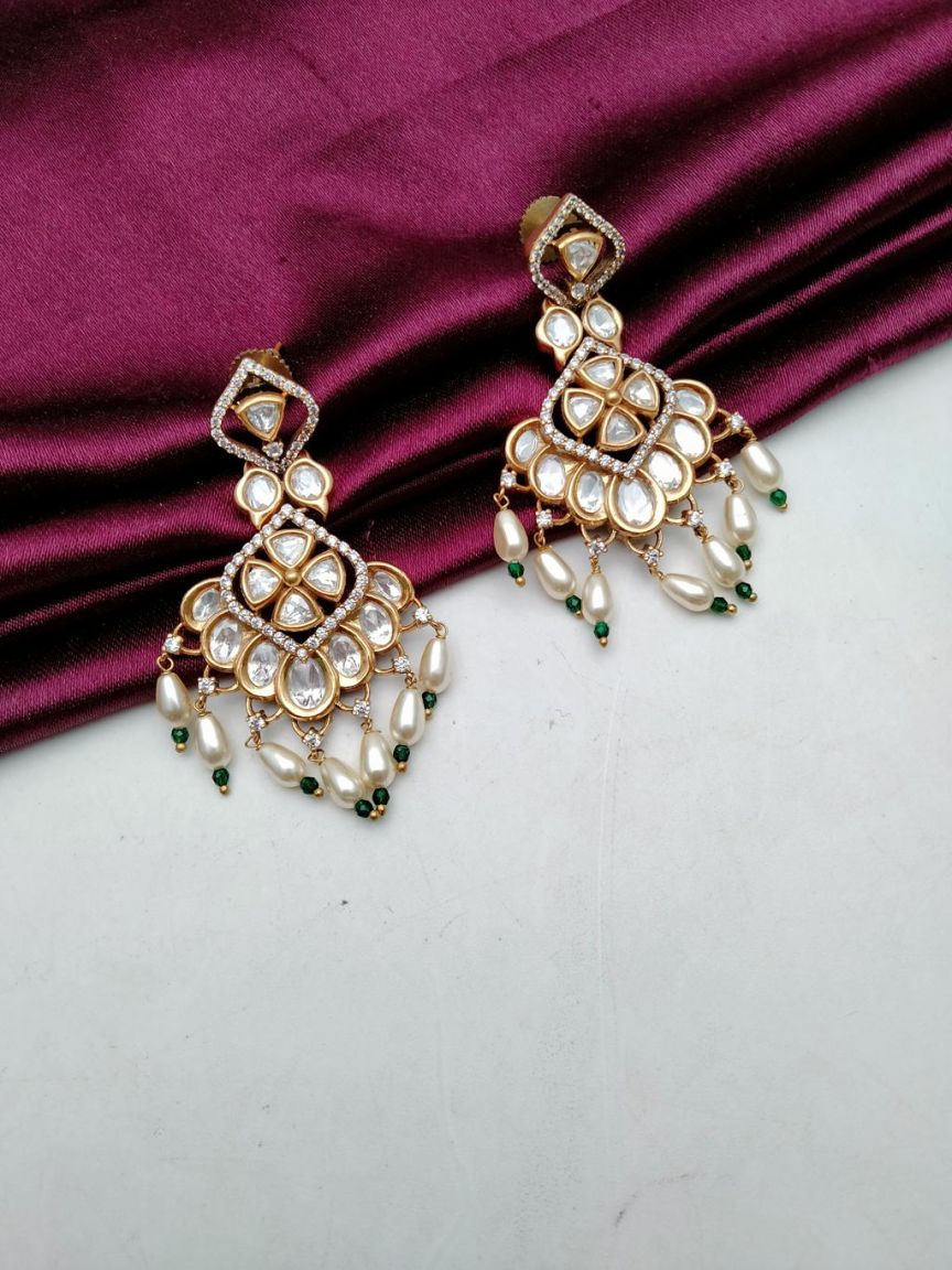 EARRINGS IN KUNDAN (VILANDI) STYLE | DESIGN - 80164