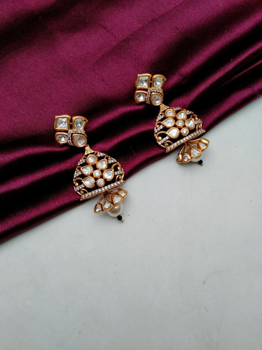 kundan-earrings-ERK80165GRVC