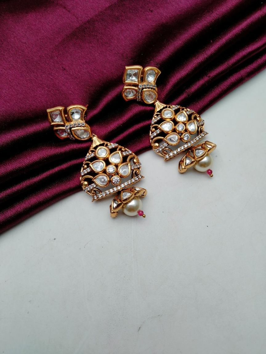 EARRINGS IN KUNDAN (VILANDI) STYLE | DESIGN - 80165