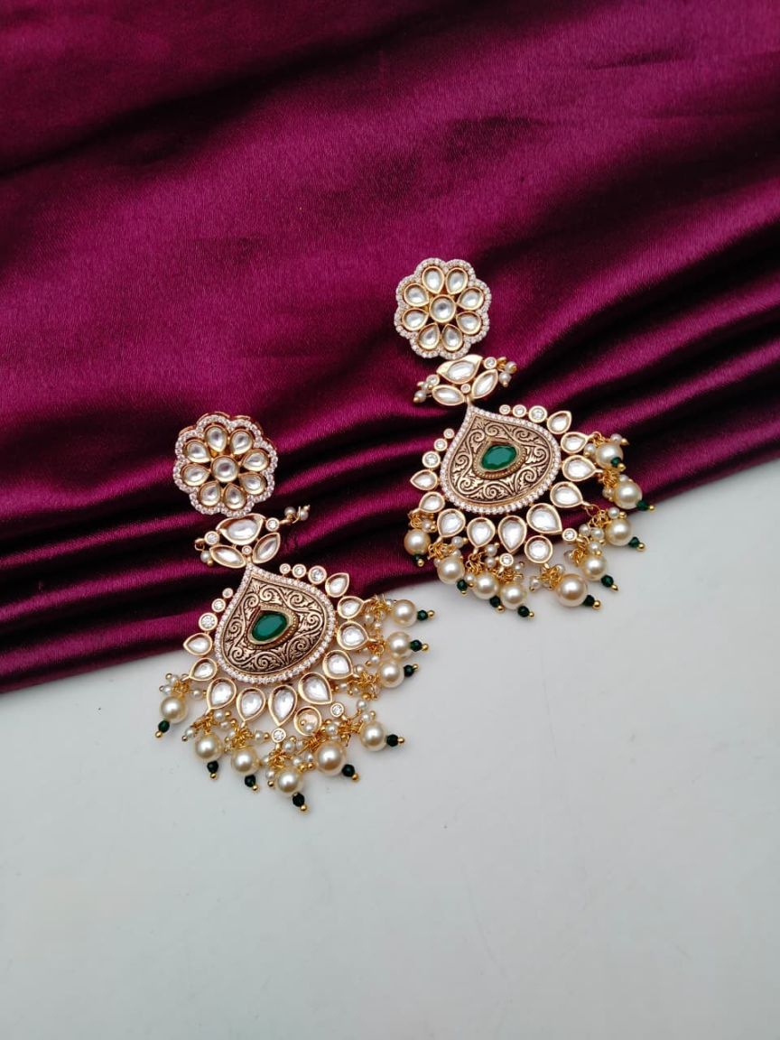EARRINGS IN KUNDAN (VILANDI) STYLE | DESIGN - 80179