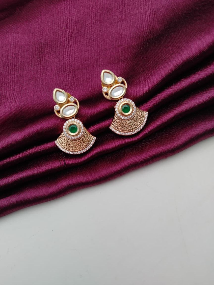 kundan-earrings-ERK80180GRGD