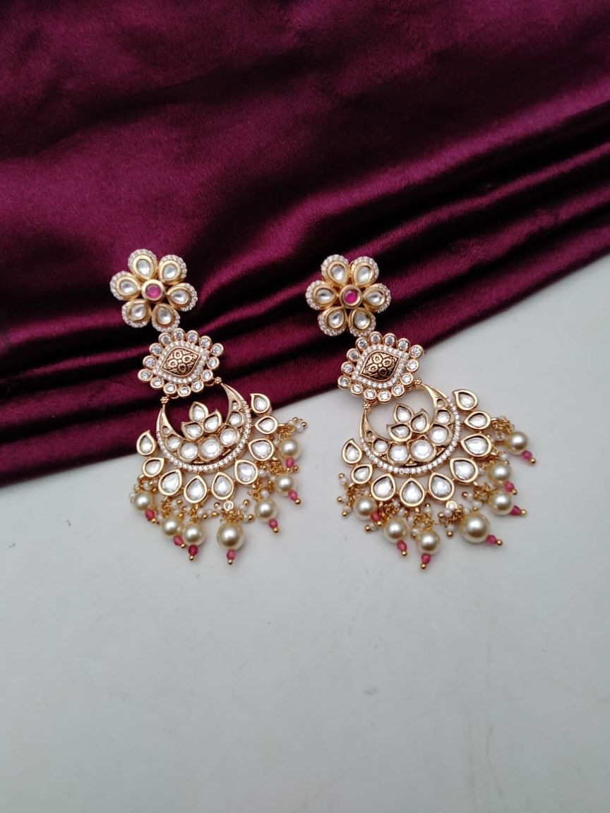 EARRINGS IN KUNDAN (VILANDI) STYLE | DESIGN - 80182