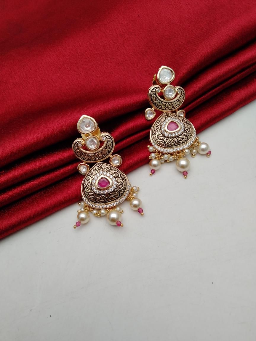 EARRINGS IN KUNDAN (VILANDI) STYLE | DESIGN - 80204