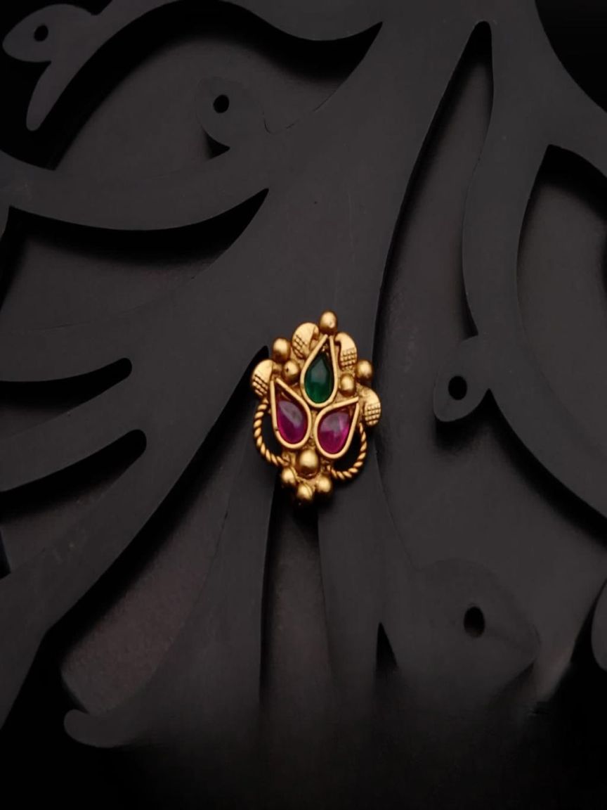 NOSE RING IN POLKI (GOLD POLISH) STYLE | DESIGN - 40004